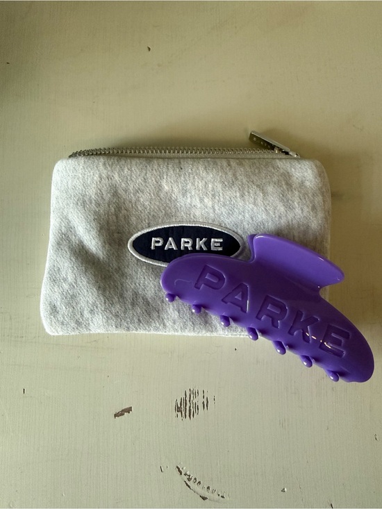 Parke Accessories - Parke hair clip and pouch • NWT • Amethyst